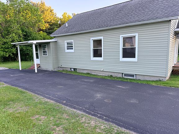 3rd image of 29512 Maple St