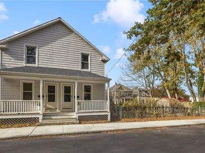 17-19 Meikle Ave, Newport, RI, 02840