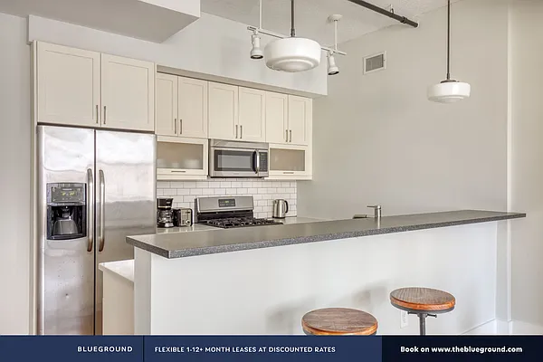 Rented by The Blueground | media 6