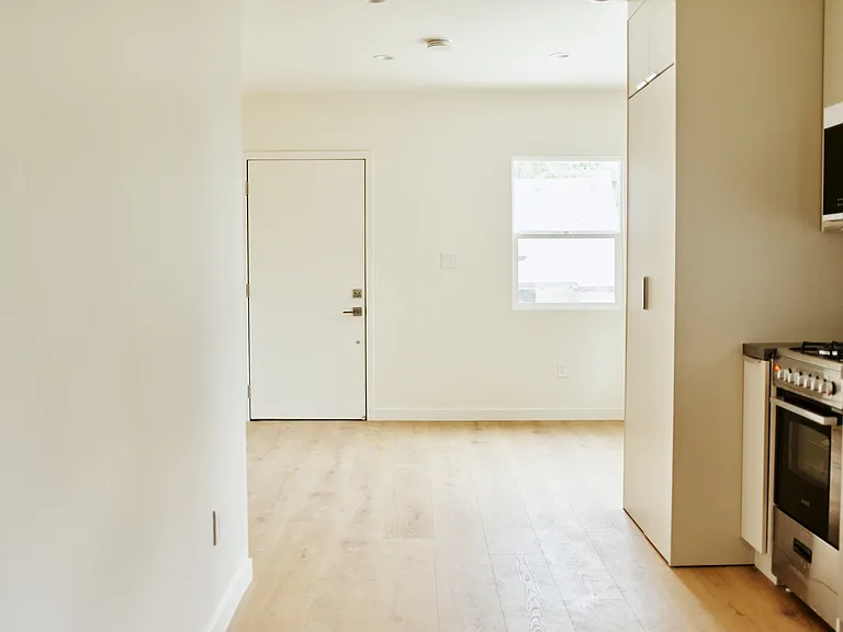 3741 Locke Ave — Photo 2
