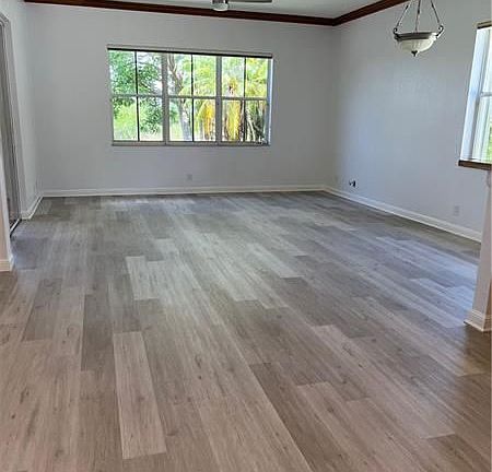 3rd image of 1002 Lavender Cir
