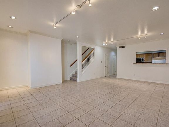 4th image of 568 Wilcrest Dr