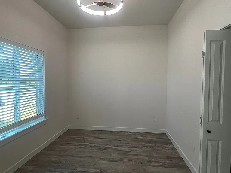 5661 1st Ave — Photo 10