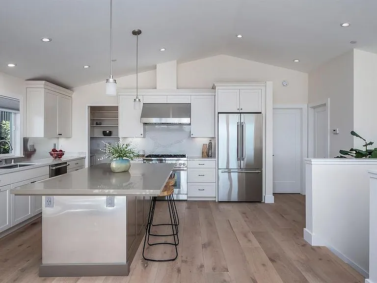 60 Marina Court Dr — Photo 33