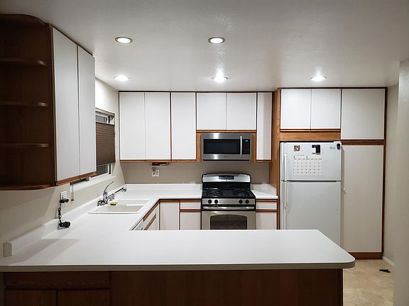4th image of 7446 Larkdale Ave