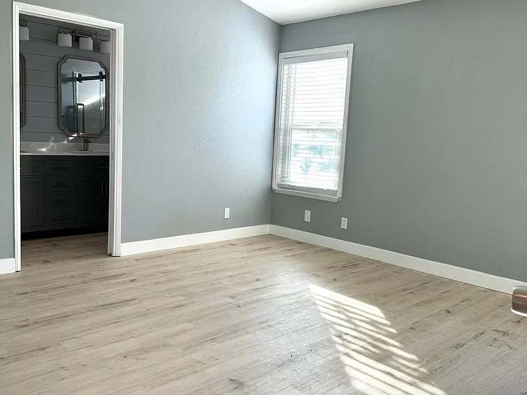 Master bedroom with en-suite bathroom