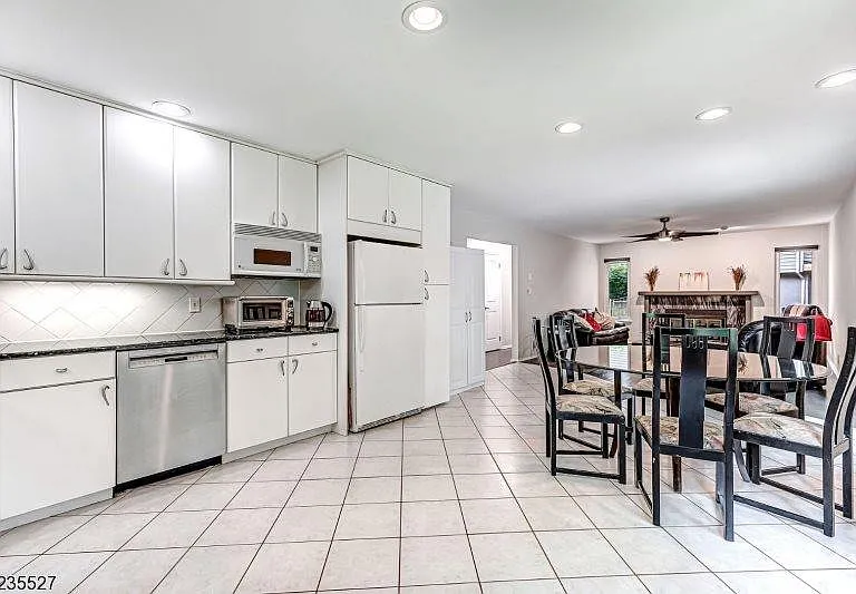 33 Highmount Ave — Photo 11