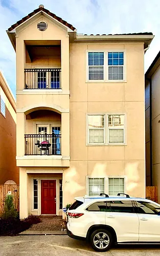 7143 Laguna Villas Photo 1