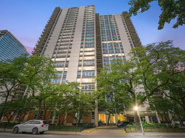1255 N Sandburg Ter, Chicago, IL