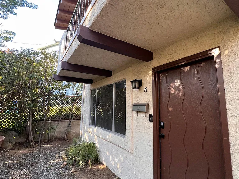 711 Colina Ln #A — Photo 6