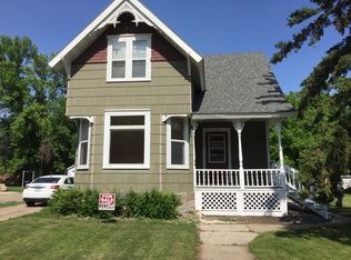 413 9th St SW, Willmar, MN 56201