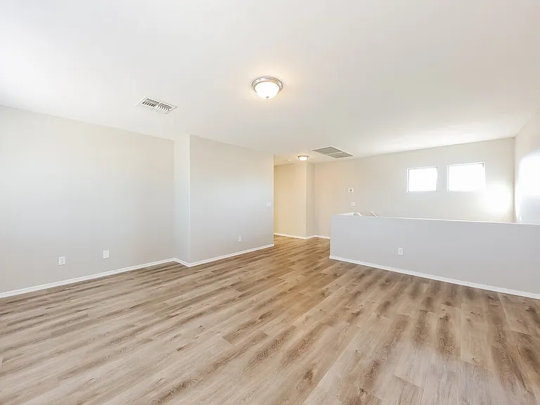 12430 W Valentine Ave — Photo 9