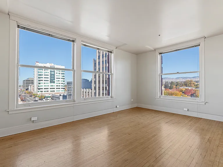 Idaho Building Apartments — Photo 15