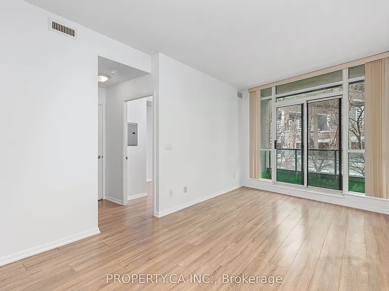 231 Fort York Blvd #223 — Photo 13