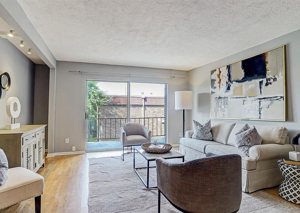 1st image of 7555 Katy Fwy APT 136