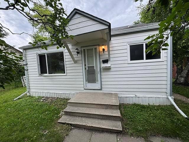1st image of 729 Martin Ave E