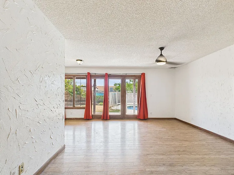 4533 W Brown St — Photo 4