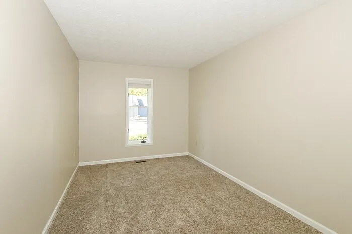 33 Rogers Rd — Photo 9