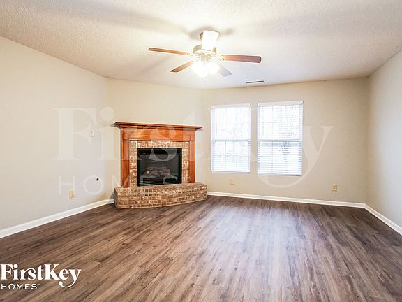 3rd image of 840 Olmsted Dr