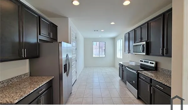 6962 W Gwen St — Photo 3