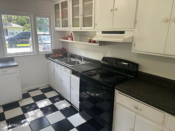5th image of 2127 King Ave
