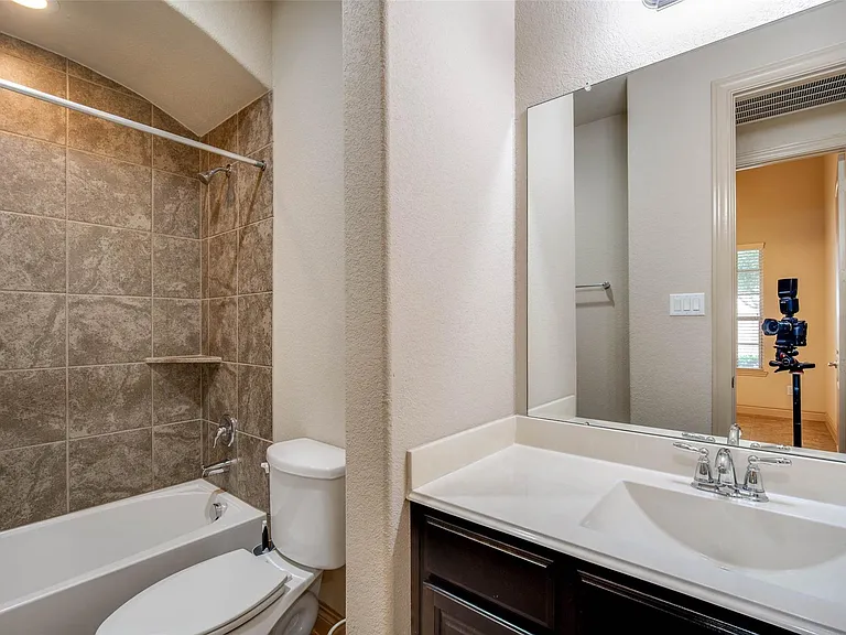 24111 Valencia Ridge Ln — Photo 9