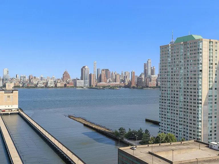20 Newport Pkwy #2303 — Photo 2