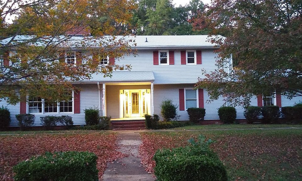 2nd image of 155 Primrose Ln