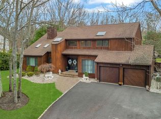 3 Lily Dr, South Setauket, NY 11720