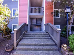 20050 Vikings Crest Loop NE APT 2-301, Poulsbo, WA 98370