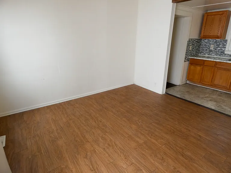 1405 W 42nd St — Photo 2