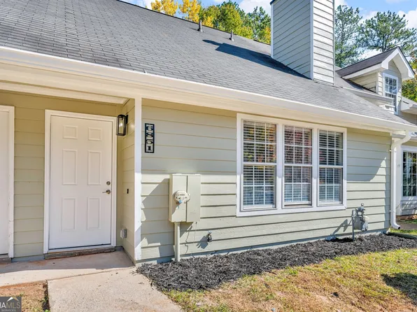 6851 S Lakewood Ter, Douglasville, GA 30135