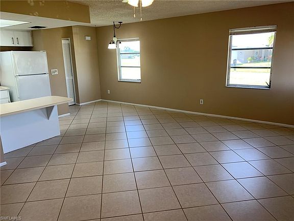 5th image of 303 SW 3rd Pl #2
