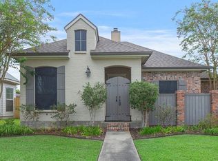 1001 Southlake Cir, Youngsville, LA 70592