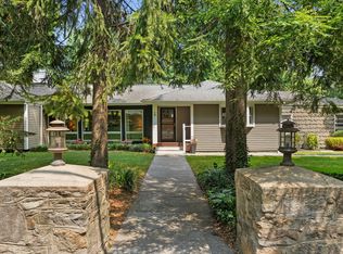 10 Comstock Hill Ave, Norwalk, CT 06850
