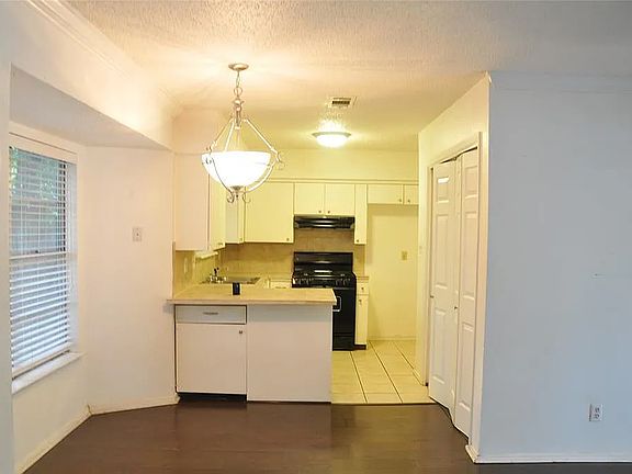4th image of 5602 Berry Hill Dr