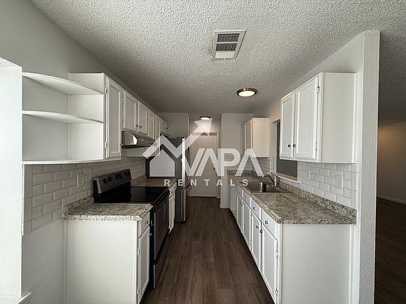 5th image of 826 Thrasher Dr