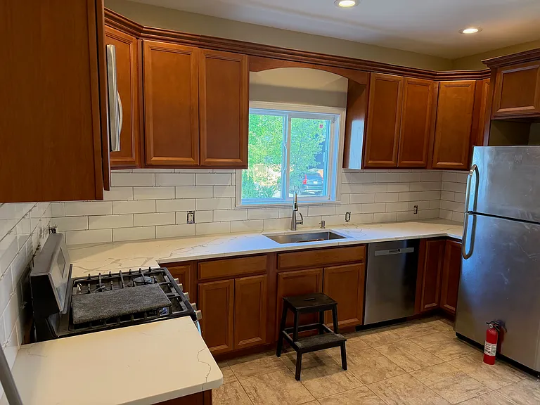 496 W Ferry St #1 — Photo 11