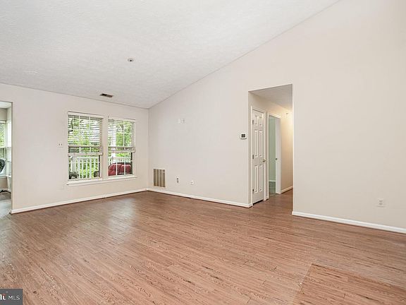 4th image of 1303 Cedar Crest Ct Unit 1303L