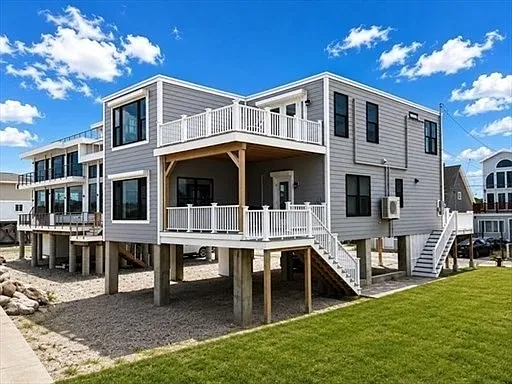 4 bed, 2.5 bath, 2607 sqft, $5,400 — Photo 1