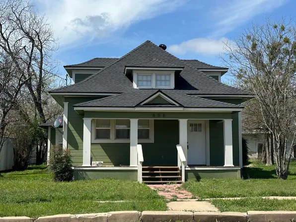 606 S Pecos St, Coleman, TX 76834