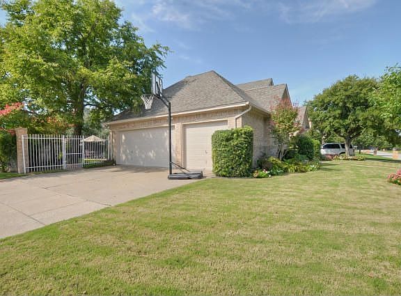 3rd image of 6912 Marina Shores Ct