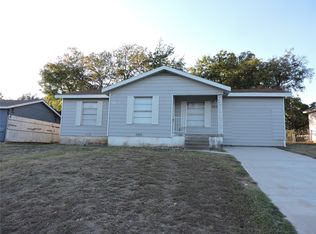 1513 Skyline Dr, River Oaks, TX 76114