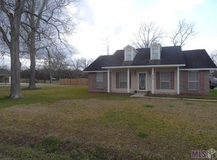 814 Bohne Rd, Port Allen, LA 70767