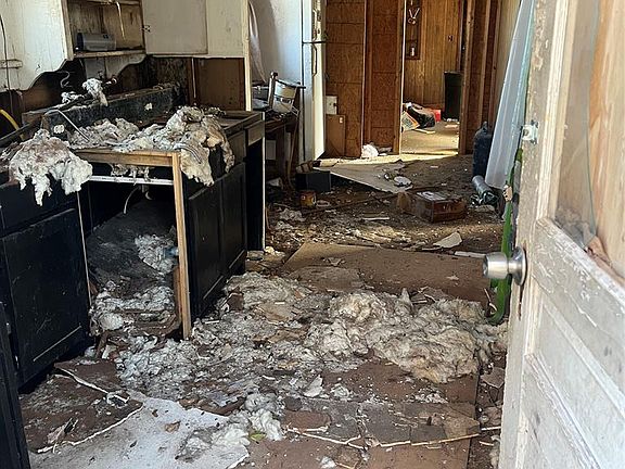 3rd image of 205 S Matthews Pl