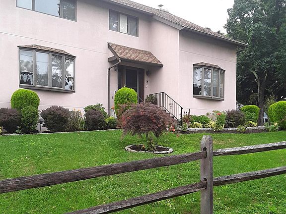 Second Floor 1 Bdrm Apartment in a Beautiful Glenville Home; Off Street Parking