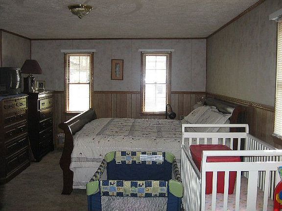 HUGE MASTER BEDROOM!