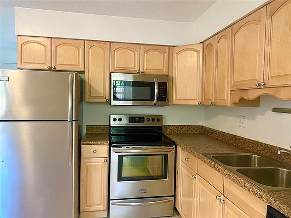 4th image of 1406 NE 17th Ct #4