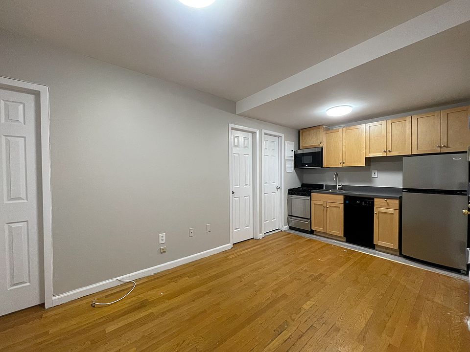 1st image of 512 E 5th St APT A