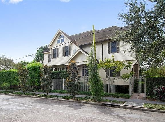 2nd image of 6262 Prytania St